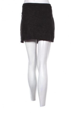 Пола SHEIN, Размер M, Цвят Черен, Цена 2,04 €