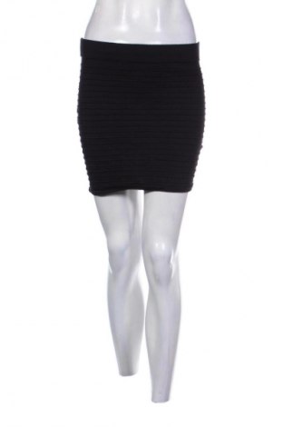 Пола Temt, Размер S, Цвят Черен, Цена 2,04 €