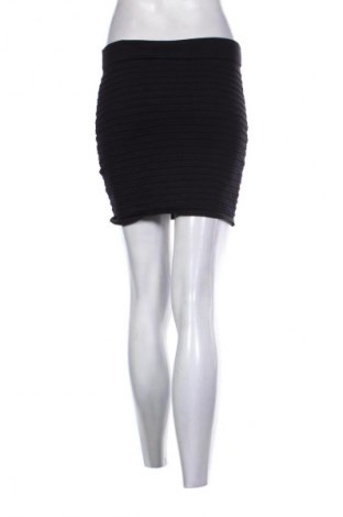 Пола Temt, Размер S, Цвят Черен, Цена 2,04 €