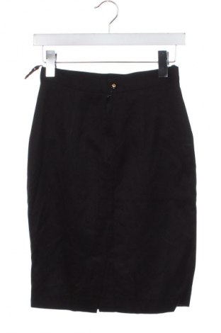 Пола Unbranded, Размер S, Цвят Черен, Цена 2,55 €