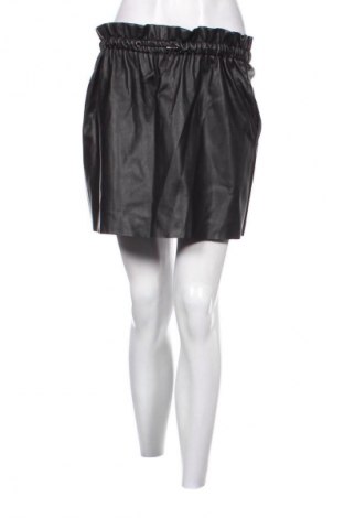 Пола Unbranded, Размер M, Цвят Черен, Цена 2,04 €