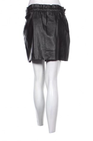 Пола Unbranded, Размер M, Цвят Черен, Цена 2,04 €