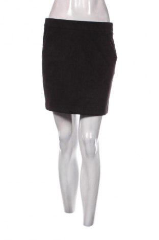 Пола Vero Moda, Размер S, Цвят Черен, Цена 2,04 €