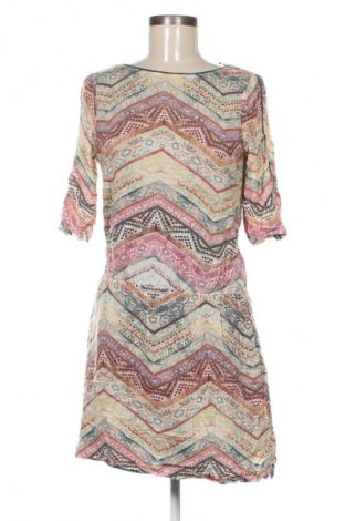 Рокля Edc By Esprit, Размер S, Цвят Многоцветен, Цена 5,11 €