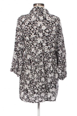 Kleid Reserved, Größe M, Farbe Mehrfarbig, Preis 2,99 €