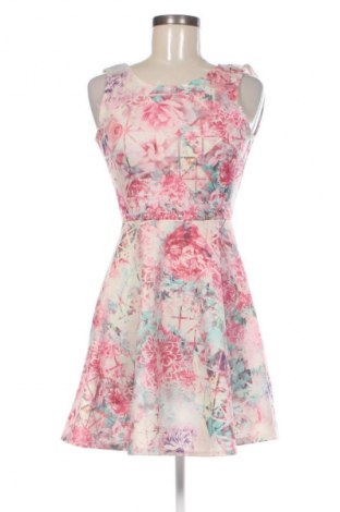 Рокля Sisters Point, Размер S, Цвят Многоцветен, Цена 4,60 €