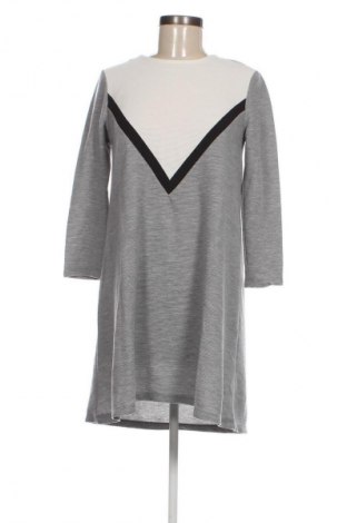 Šaty  Stradivarius, Velikost M, Barva Vícebarevné, Cena  59,00 Kč