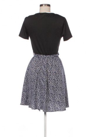 Рокля Unbranded, Размер M, Цвят Многоцветен, Цена 3,06 €