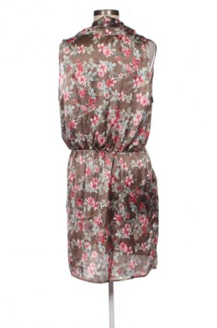 Рокля United Colors Of Benetton, Размер M, Цвят Многоцветен, Цена 4,60 €