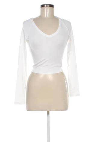 Damen Shirt Bershka, Größe M, Farbe Weiß, Preis 9,99 €, #136922301