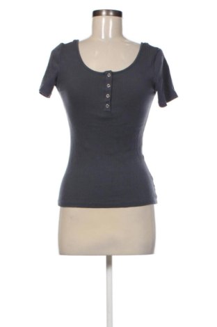 Bluzka damska Pieces, Rozmiar M, Kolor Niebieski, Cena 29,99 zł, #136953642