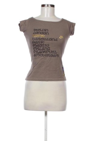 Damen T-Shirt Nike, Größe S, Farbe Braun, Preis 20,00 €, #136876777