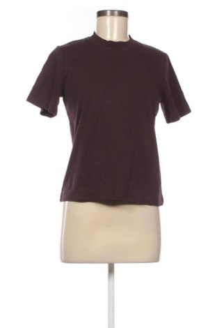Γυναικείο t-shirt COS, Μέγεθος S, Χρώμα Βιολετί, Τιμή 16,00 €, #136927648