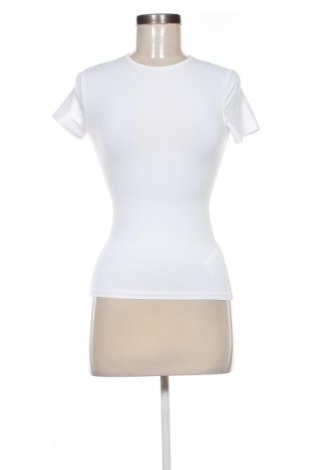 Дамска тениска Pull&Bear, Размер S, Цвят Бял, Цена 14,82 €, #136945470