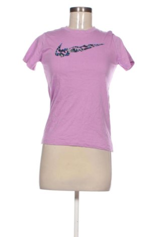 Γυναικείο t-shirt Nike, Μέγεθος S, Χρώμα Βιολετί, Τιμή 21,99 €, #136955807