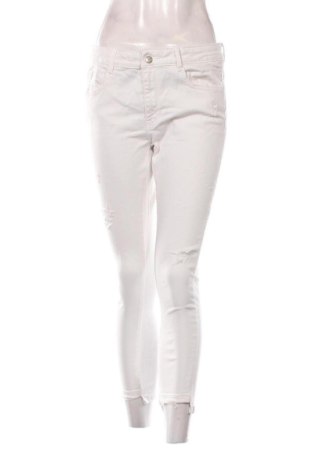 Damskie jeansy Zara, Rozmiar L, Kolor Biały, Cena 141,57 zł, #136863630