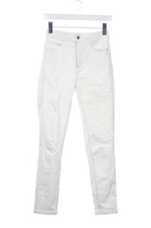 Blugi de femei Zara, Mărime S, Culoare Alb, Preț 65,99 Lei, #136875756