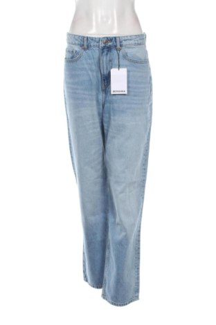 Damskie jeansy Bershka, Rozmiar L, Kolor Niebieski, Cena 105,99 zł, #136915916