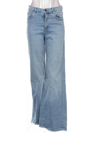 Blugi de femei Pull&Bear, Mărime M, Culoare Albastru, Preț 124,99 Lei, #136954822