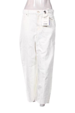 Дамски дънки Pull&Bear, Размер M, Цвят Бял, Цена 24,03 €, #136915619