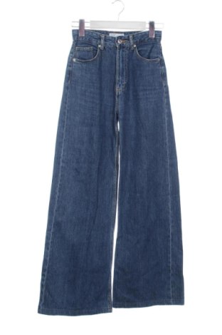 Γυναικείο Τζίν Bershka, Μέγεθος XS, Χρώμα Μπλέ, Τιμή 17,00 €, #136917118