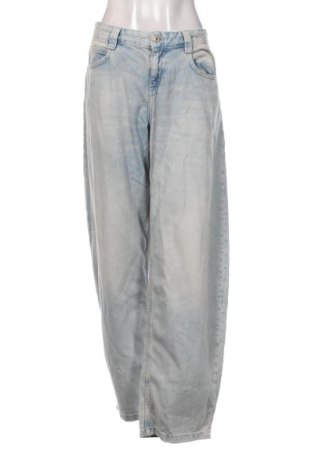 Blugi de femei Bershka, Mărime L, Culoare Albastru, Preț 124,99 Lei, #136917708