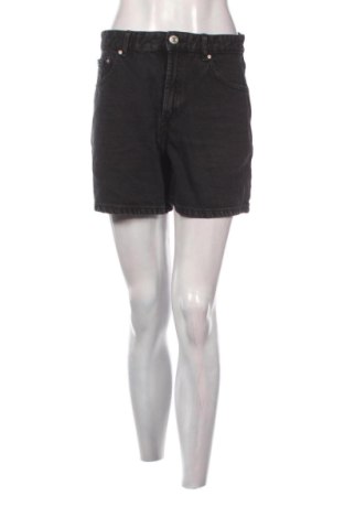 Дамски къс панталон Pull&Bear, Размер M, Цвят Черен, Цена 10,00 €, #136862294