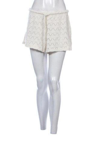 Dámské kraťasy  Gina Tricot, Velikost M, Barva Krémová, Cena  340,00 Kč, #136873179