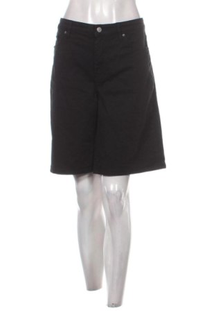 Дамски къс панталон S.Oliver, Размер XL, Цвят Черен, Цена 18,00 €, #136890261