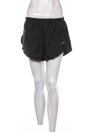 Γυναικείο κοντό παντελόνι Nike, Μέγεθος L, Χρώμα Μαύρο, Τιμή 16,00 €, #136897095