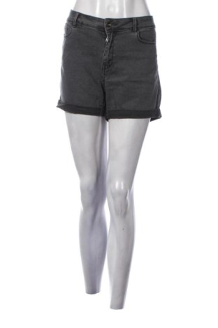 Pantaloni scurți de femei Vero Moda, Mărime L, Culoare Gri, Preț 48,99 Lei, #136923848