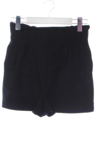 Pantaloni scurți de femei Stradivarius, Mărime XS, Culoare Negru, Preț 57,35 Lei, #136820805