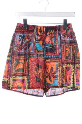 Pantaloni scurți de femei Trendyol, Mărime XS, Culoare Multicolor, Preț 55,00 Lei, #136869858