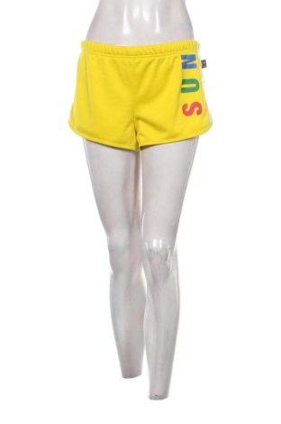 Dámské kraťasy  Adidas, Velikost M, Barva Žlutá, Cena  255,00 Kč, #136882217