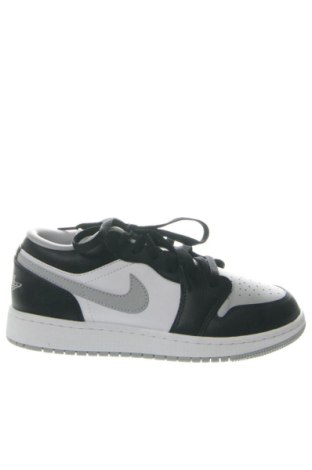 Női cipők Air Jordan Nike, Méret 38, Szín Sokszínű, Ár 46 429 Ft, #136897140