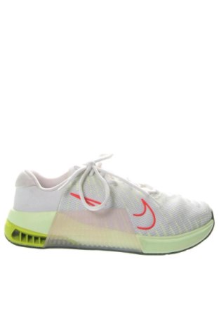 Дамски обувки Nike, Размер 40, Цвят Бял, Цена 104,81 €, #136916049