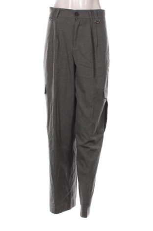Dámské kalhoty  Bershka, Velikost M, Barva Šedá, Cena  459,00 Kč, #136881669