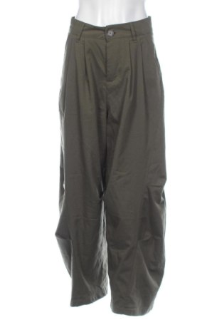 Damskie spodnie Bershka, Rozmiar S, Kolor Zielony, Cena 64,30 zł, #136891779