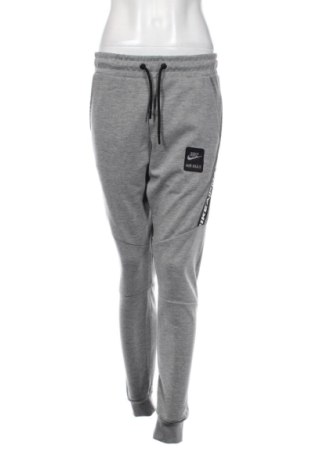 Női sport nadrág Nike, Méret S, Szín Szürke, Ár 9 039 Ft, #136294713