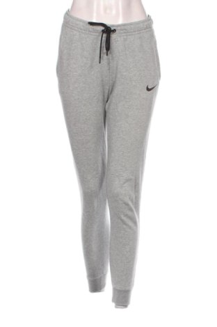 Γυναικείο αθλητικό παντελόνι Nike, Μέγεθος S, Χρώμα Γκρί, Τιμή 11,00 €, #136908274