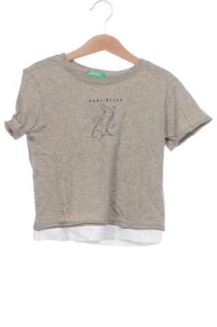 Παιδικό μπλουζάκι United Colors Of Benetton, Μέγεθος 4-5y/ 110-116 εκ., Χρώμα Γκρί, Τιμή 5,99 €, #136841714
