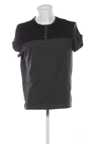 Pánské tričko  Calvin Klein, Velikost XL, Barva Šedá, Cena  759,00 Kč, #136910810