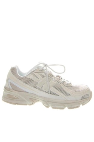 Мъжки обувки New Balance, Размер 40, Цвят Бежов, Цена 80,78 €, #136918930
