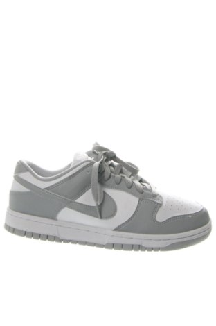 Мъжки обувки Nike, Размер 41, Цвят Многоцветен, Цена 84,36 €, #136915313