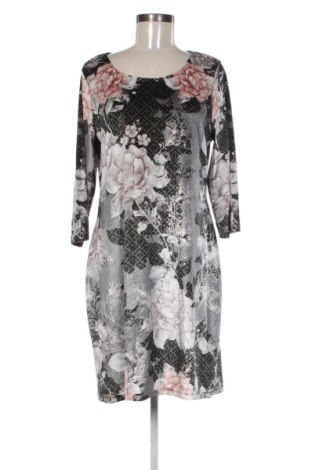 Kleid Batida, Größe M, Farbe Mehrfarbig, Preis 19,00 €, #136928219
