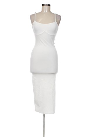 Рокля Bershka, Размер S, Цвят Бял, Цена 32,21 €, #136944055