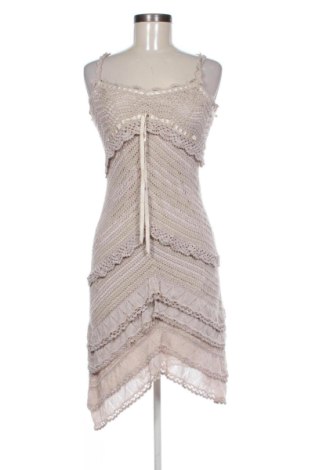 Рокля Karen Millen, Размер XS, Цвят Бежов, Цена 26,00 €, #136910455