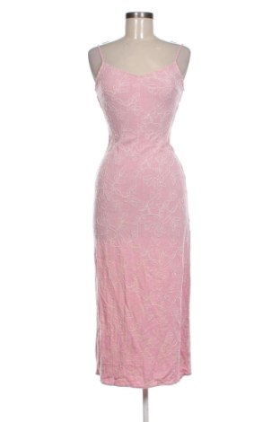 Рокля Stradivarius, Размер S, Цвят Розов, Цена 23,21 €, #136925699