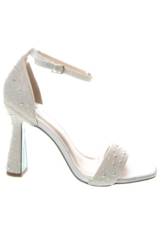 Sandale Betsey Johnson, Mărime 40, Culoare Alb, Preț 251,99 Lei, #136816353