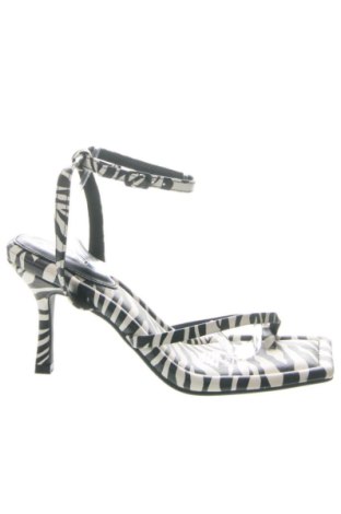 Sandale Rubi, Mărime 41, Culoare Multicolor, Preț 65,99 Lei, #136772138